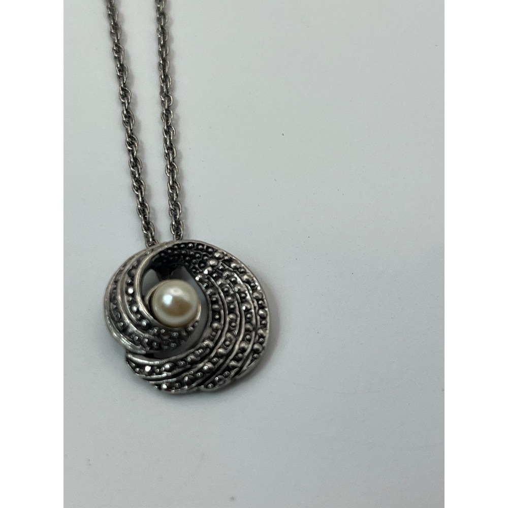Avon Necklace Women OS Silver Excellent 1989 Eternal Twist Faux Pearl Vintage